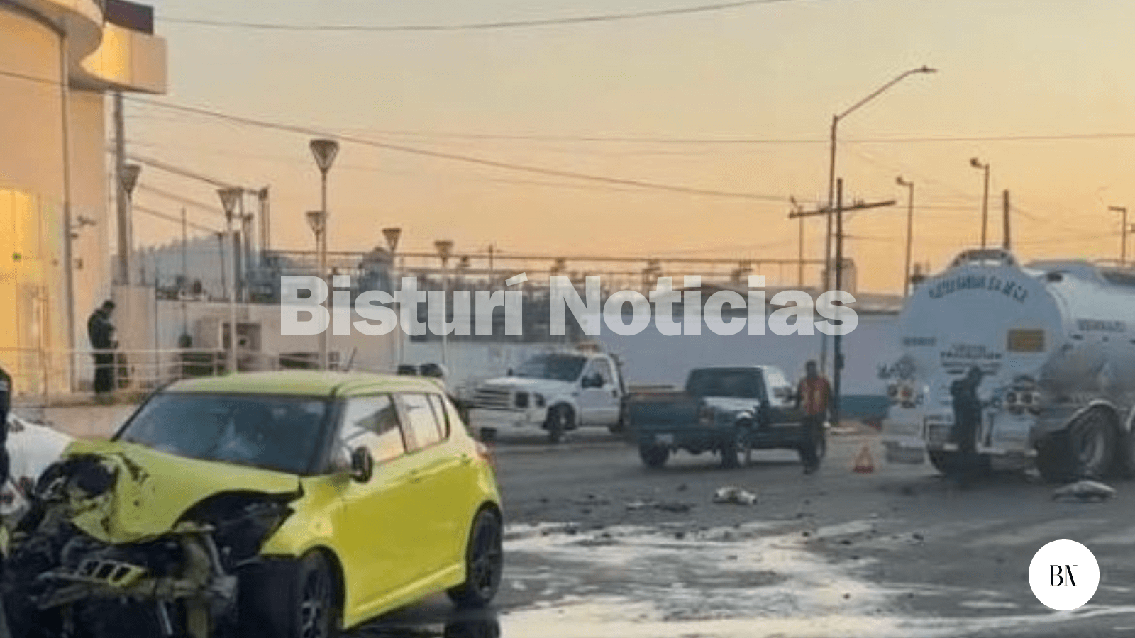 Chocó pipa contra auto en Carranza y Las Torres